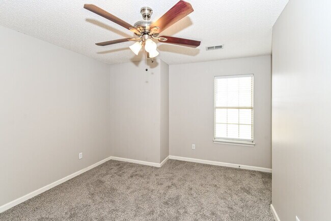 Building Photo - 7381 Peppermill Ln