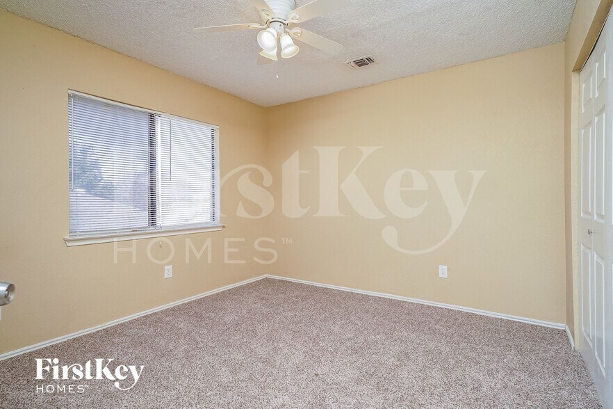 Building Photo - 3934 Cochise Dr