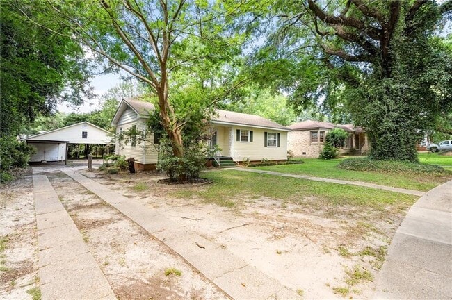Building Photo - 321 Thornhill Cir
