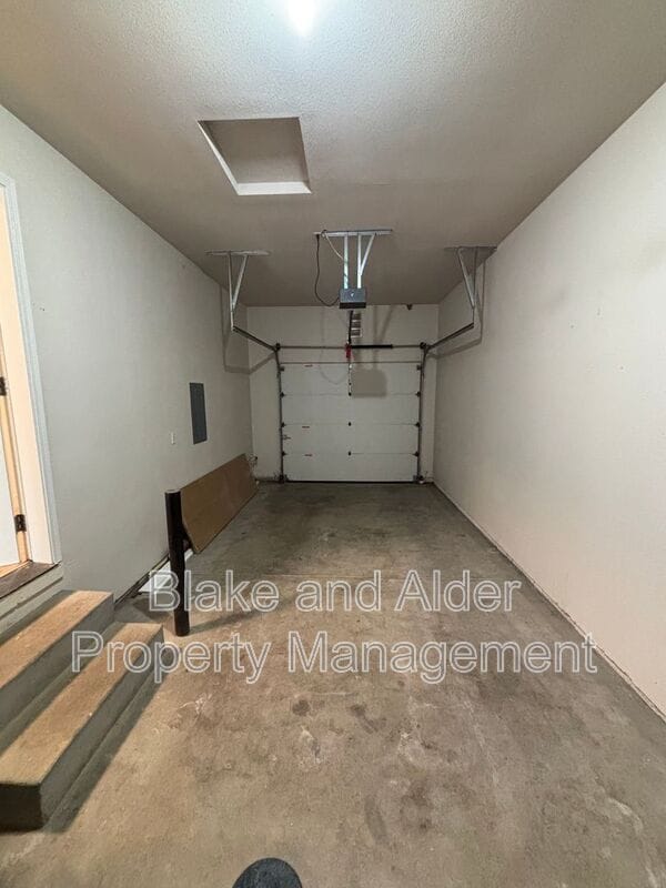 Building Photo - 3607 NE 158th Ave