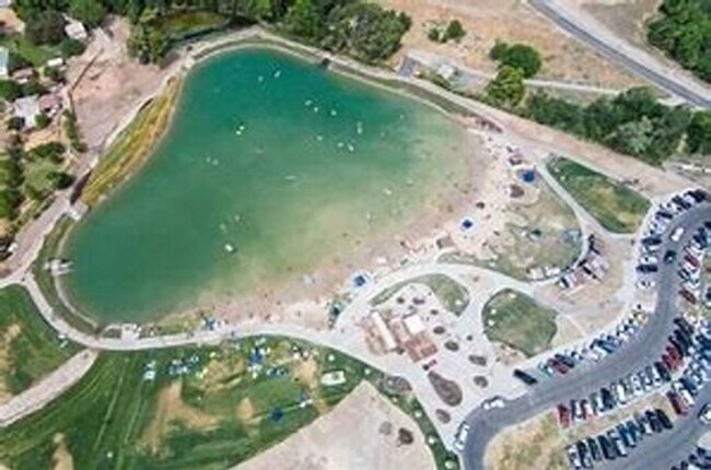 Building Photo - Beautiful 6 Bed 3 bath in Springville!!