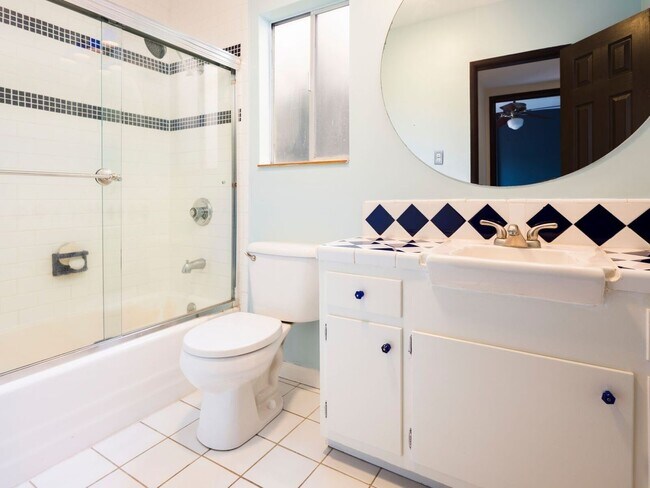 Building Photo - Private 3+2 Single Family Home on the Marina Del Rey/Mar Vista Border!!!