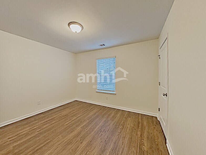 Building Photo - 299 Ivy Brook Dr