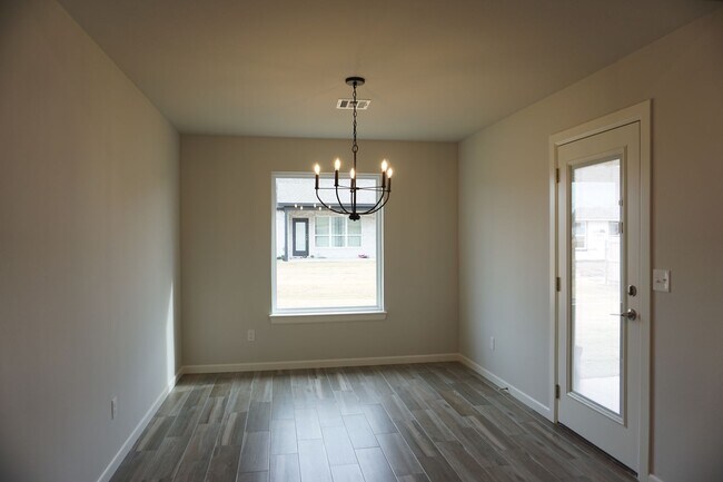 Building Photo - 3 Bedroom, 2 Bath With Office - Broken Arrow Schools