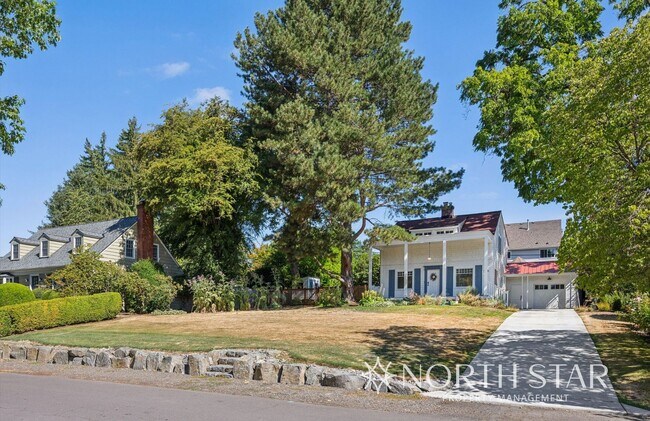 Building Photo - Charming Broadmoor Historic Farmhouse on a...
