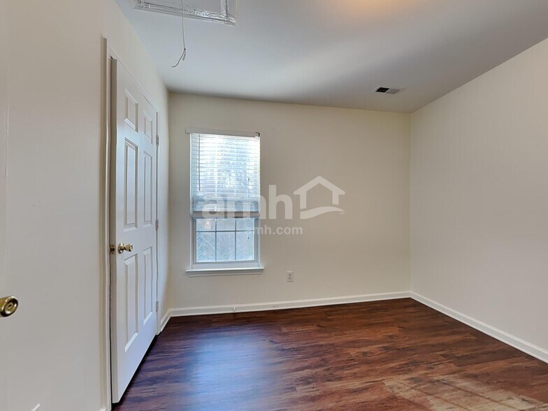Building Photo - 13724 Bluffton Ct