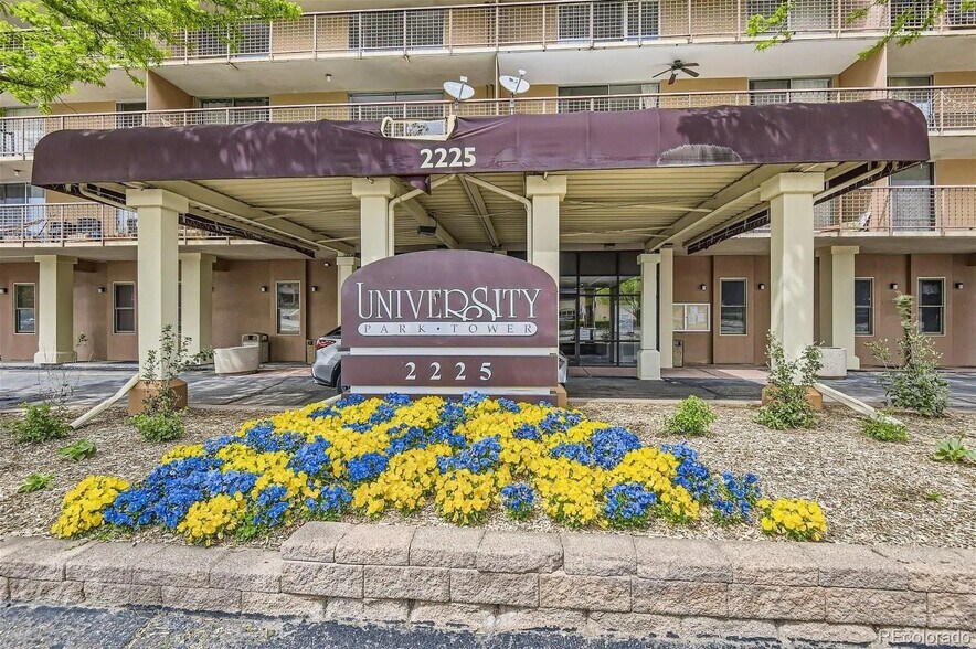 Welcome home! - 2225 Buchtel Blvd S