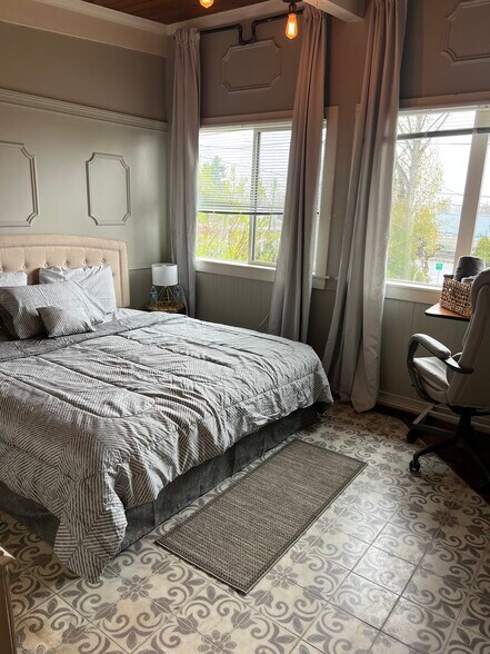 Building Photo - 6920 NE 27th Ave