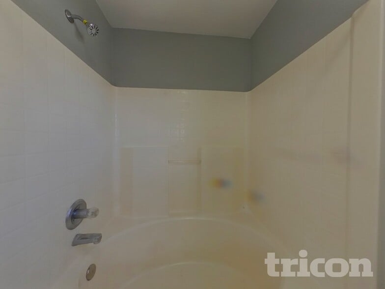 Building Photo - 12450 S Hollow Creek Ct