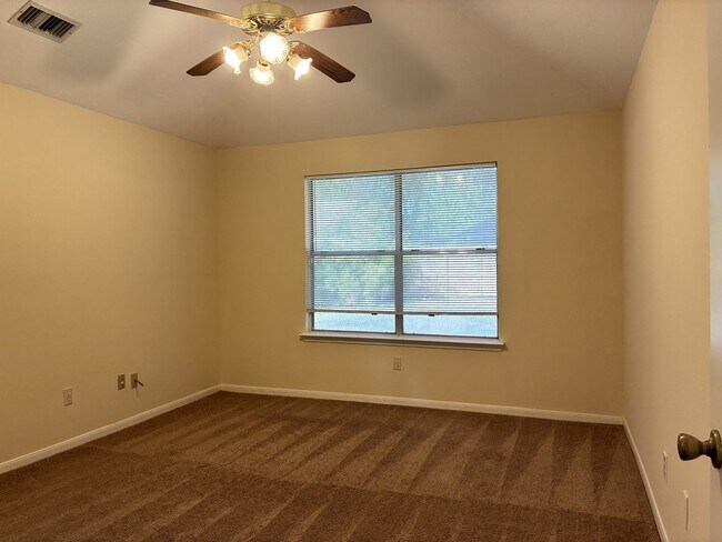 Building Photo - 11607 Lennington Dr