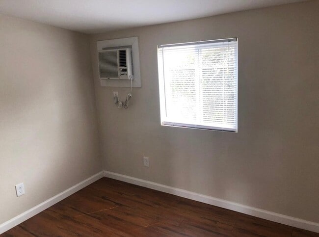 Building Photo - 5404 Rockwell Dr