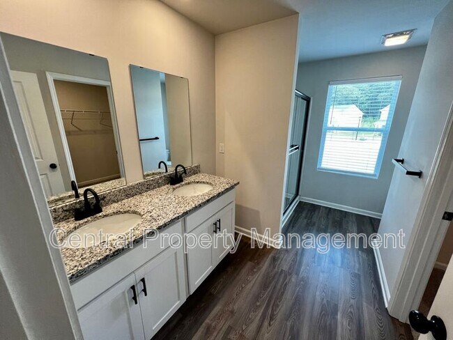 Building Photo - 124 Brooks Dr
