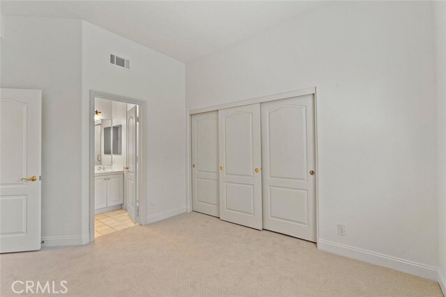 Building Photo - 2140 Chandler Dr