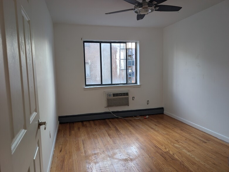 Building Photo - 15040 Tahoe St