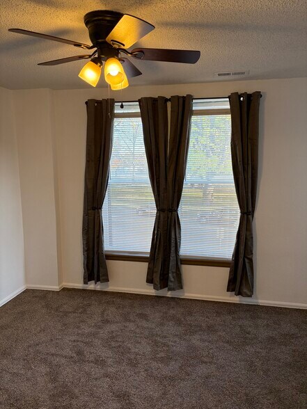 Building Photo - 301 W Abriendo Ave