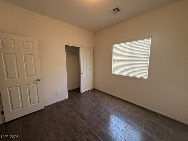 Building Photo - 1625 Sandglass Ave