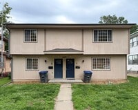 Building Photo - Updated 2 Bedroom Townhome Available Now!