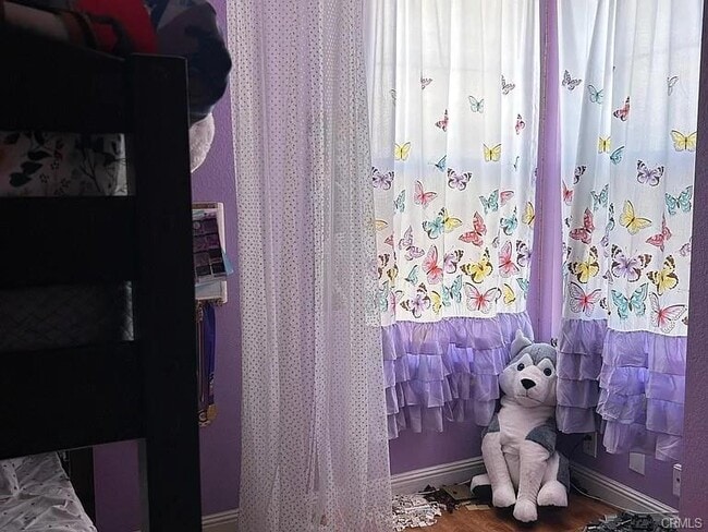 Building Photo - 1020 S San Marino Way