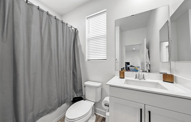 Building Photo - $4,300 - 3 Bed/ 3 Bath Modern Townhome with Loft in Santee