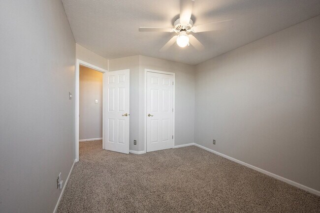 Building Photo - "Spacious 4-Bedroom Retreat with 2.5 Baths...