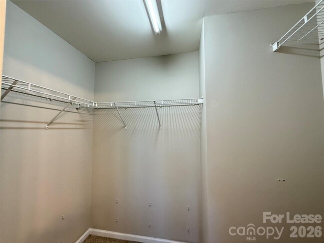 Building Photo - 3810 York Aly