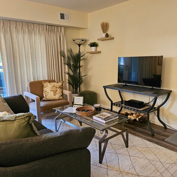 Living Room - 304 Forbes St