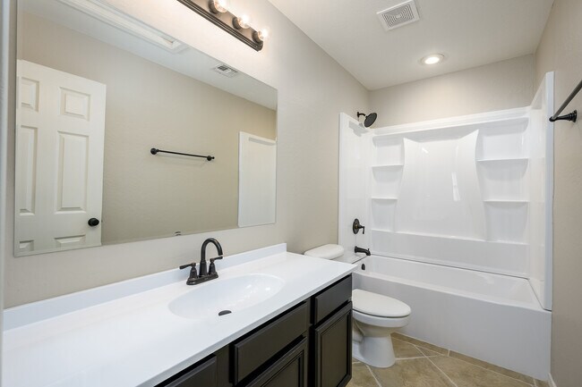 Upstairs Guest Bathroom - 1024 E Frye Rd