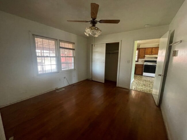 Building Photo - Brick 3 bed 1 bath home