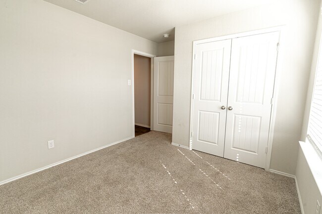 Building Photo - 1834 Brady Shores Dr