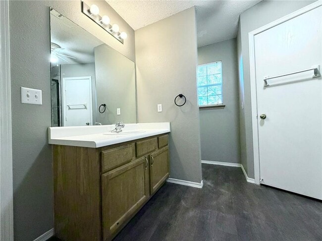 Building Photo - 1508 Rice Rd