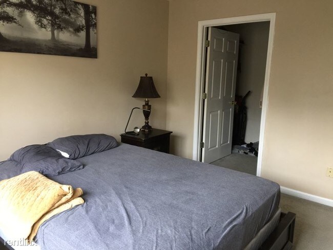 Building Photo - 2 br, 1.5 bath Condo - 162 Oxbo Rd