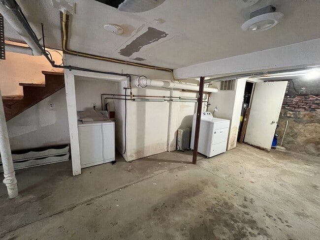 Building Photo - 44 Gorham St
