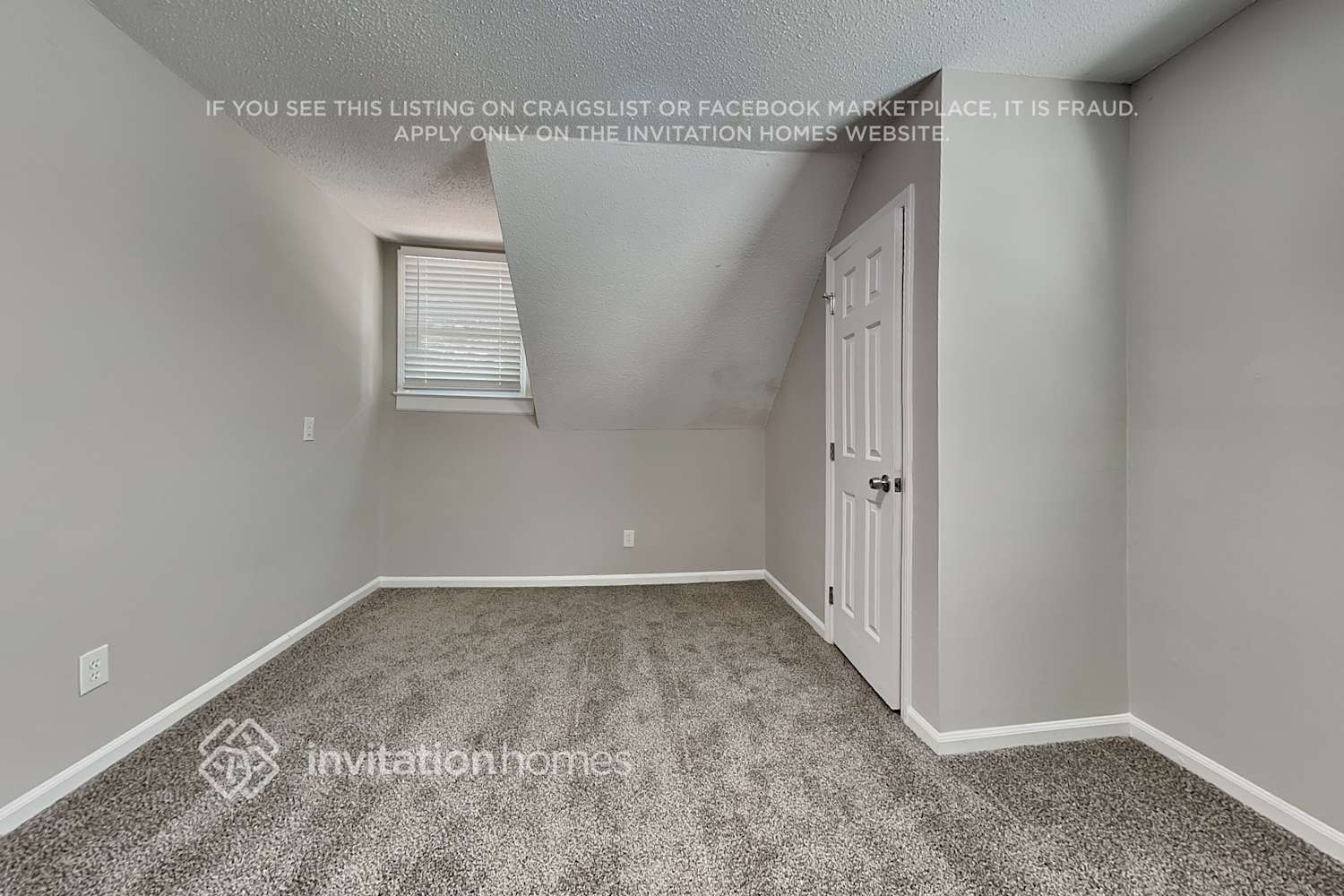 Building Photo - 124 Plaza Dr