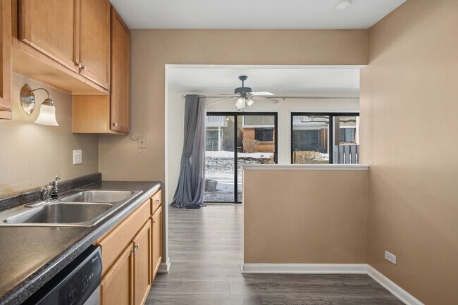 Building Photo - 402 Sandalwood Ln