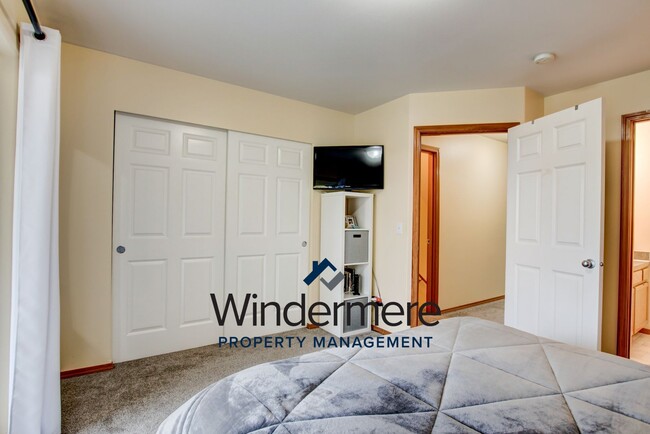 Building Photo - *Half Off 1st Months Rent* 3 Bedroom Condo...