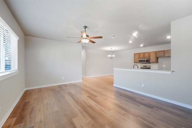 Building Photo - 9709 Grosbeak Ln