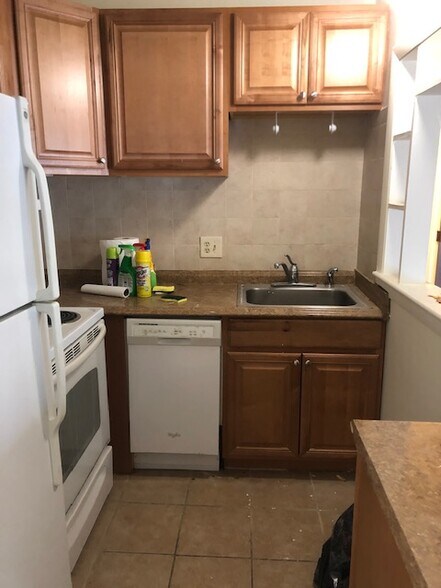 Primary Photo - 223 Central St