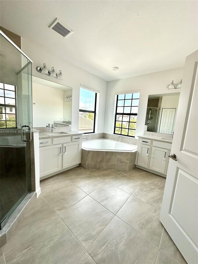 Building Photo - 3265 Dunning Dr