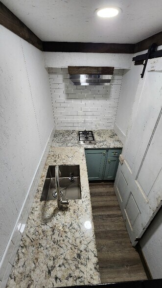 Building Photo - 6835 Purvis Ln