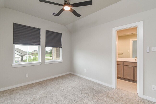 Building Photo - 18307 Yaupon Bough Ln