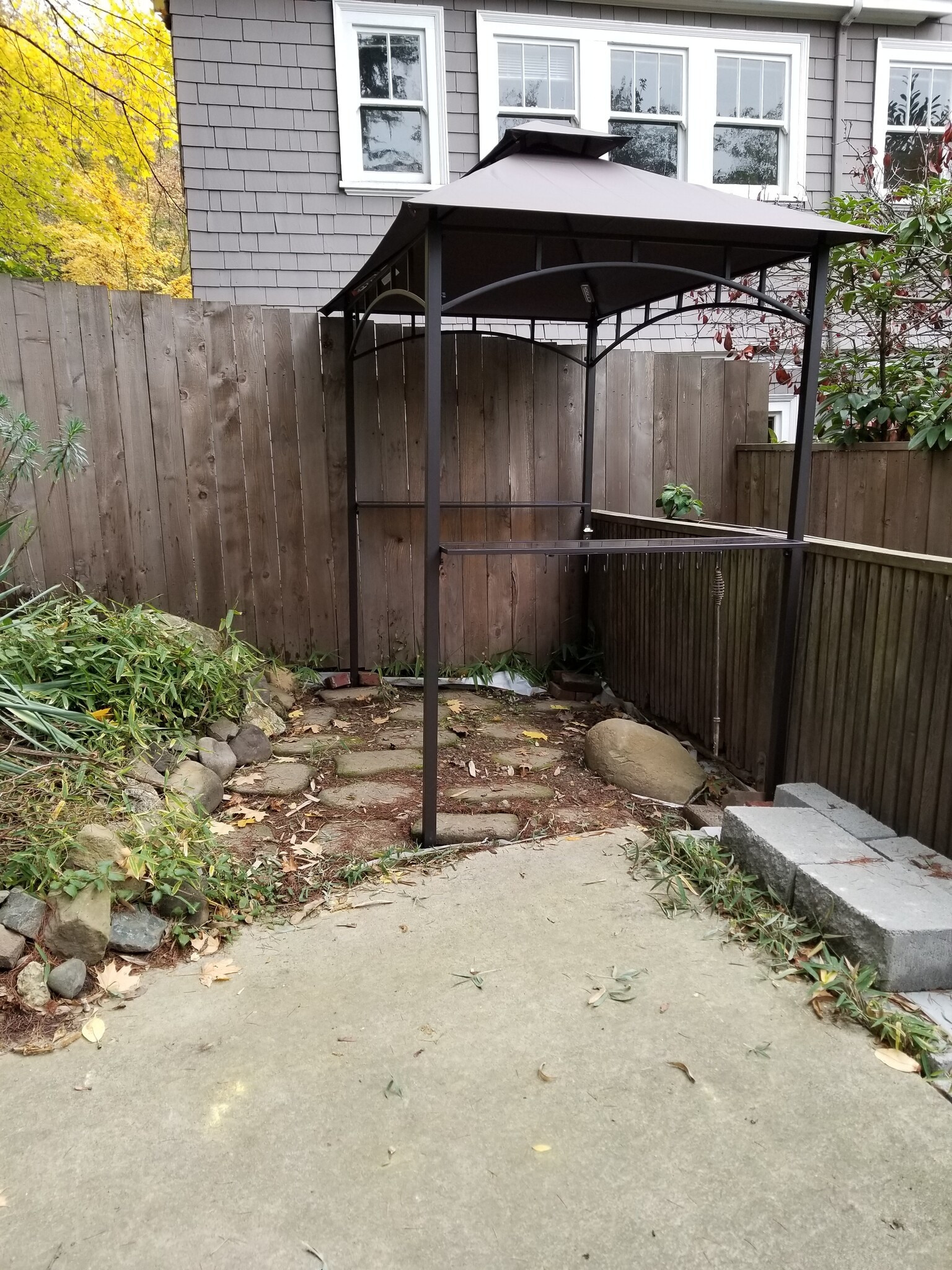 Bbq area. - 1867 SW 14th Ave