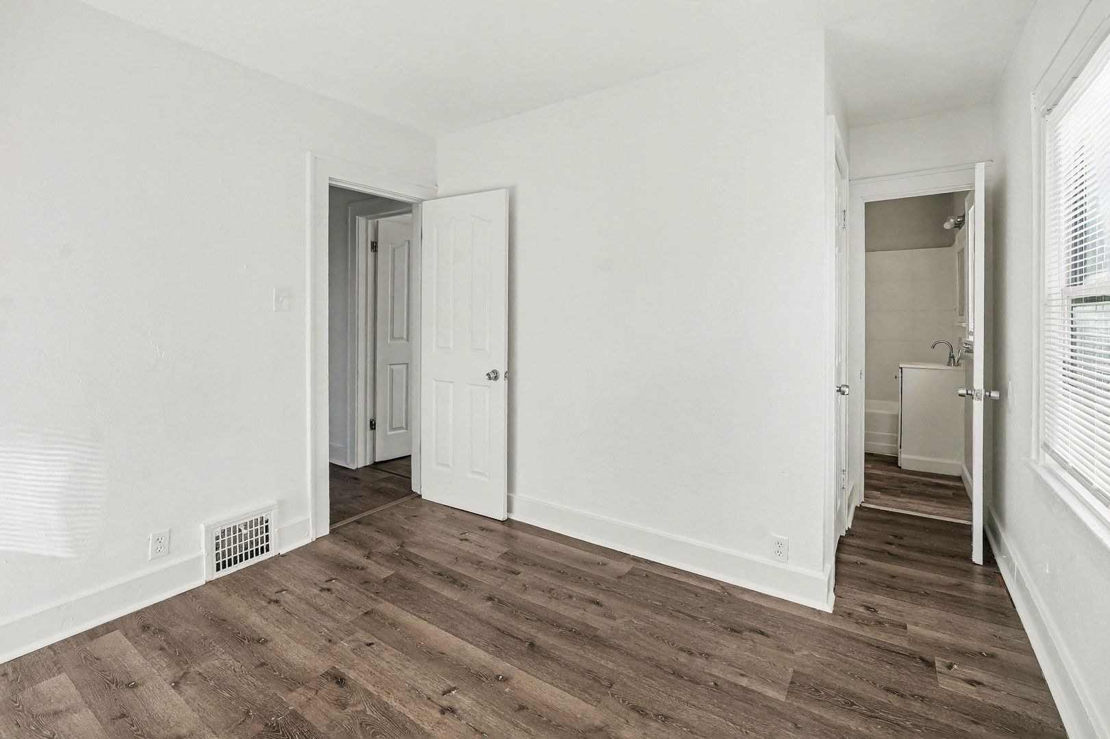 Building Photo - 2421 E 67th Terrace