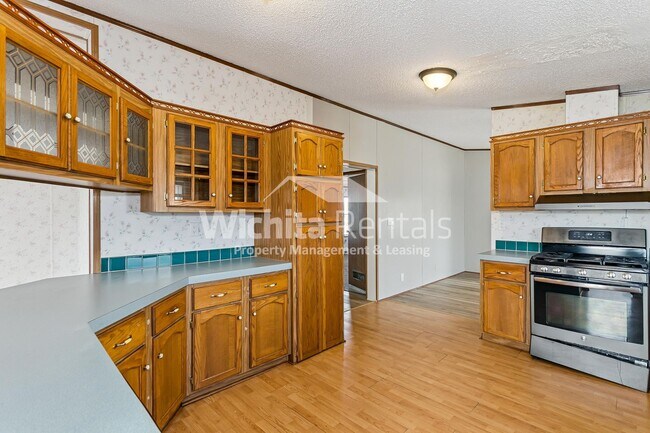 Building Photo - 3315 W Fernwood St