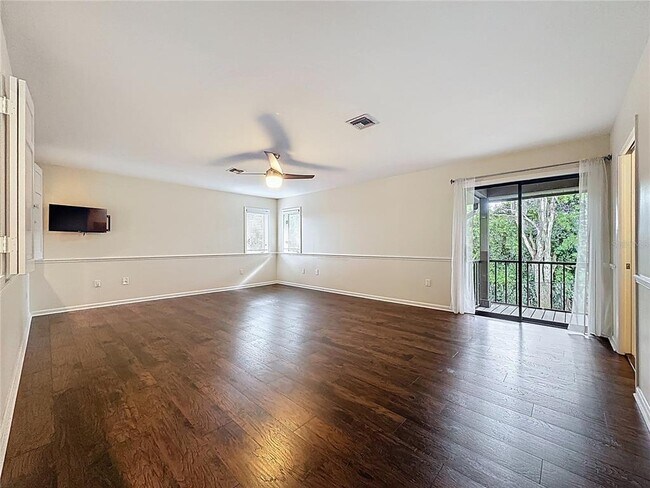 Building Photo - 6846 Lake View Dr