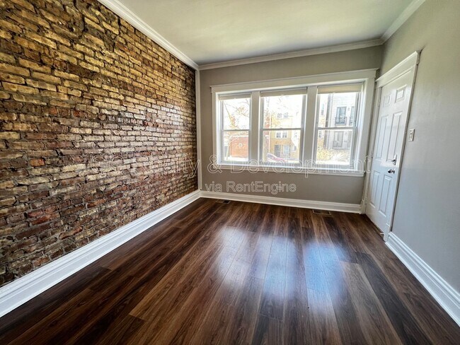 Building Photo - 1439 N Artesian Ave