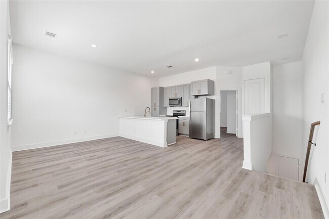 Building Photo - 3238 Frying Pan Place