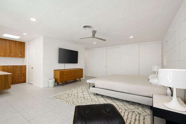 Building Photo - 72915 El Paseo