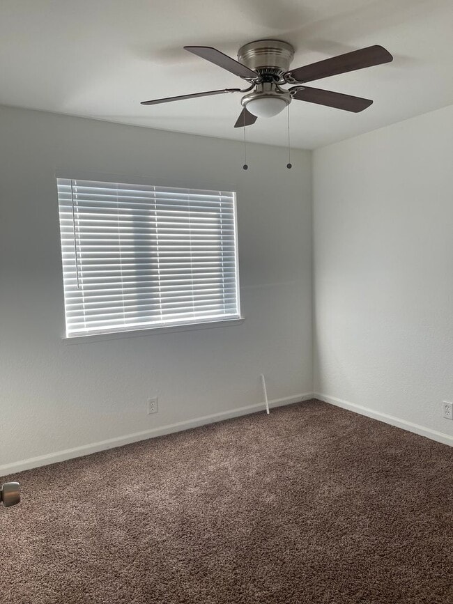Building Photo - Military Discount Offered!!!