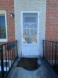 Building Photo - Lucia