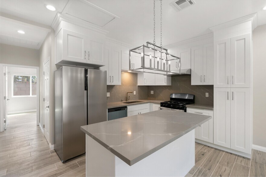 Building Photo - 10508 Mattock Ave